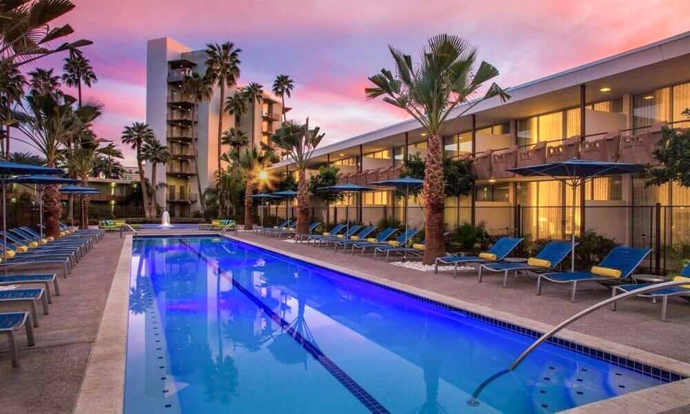 ohasis-pool-at-dusk